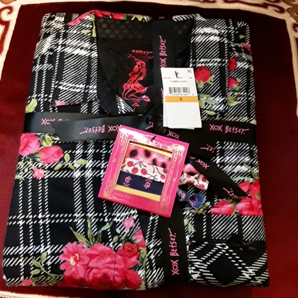 Betsey Johnson Other - Betsey Johnson Flannel PJ Gift Set, NWT